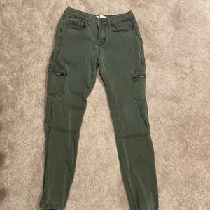 Dark green juniors cargo skinny pants. Size 9